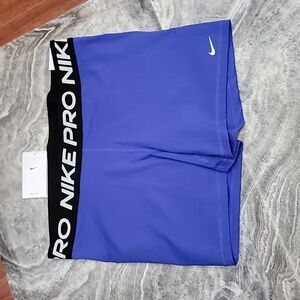 NWT Women's Plus size XXL Nike Pro dri-fit 5" shorts